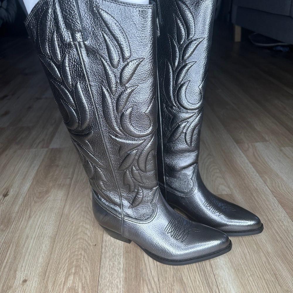 Guess Silver Metallic Western Cowboy Cowgirl Boots Knee High Fashion - Picture 3 of 7